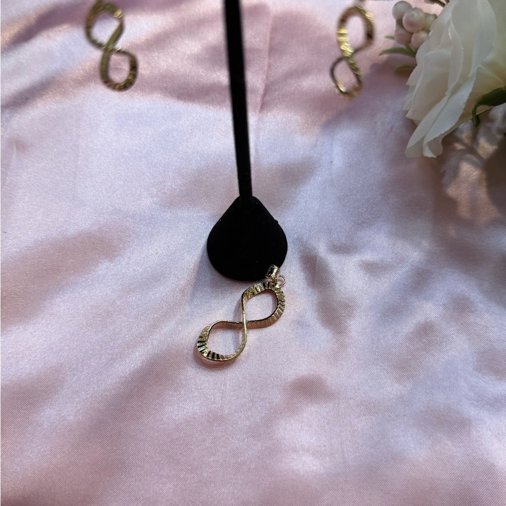 Elegant Gold Infinity Pendant and earrings 18k gold